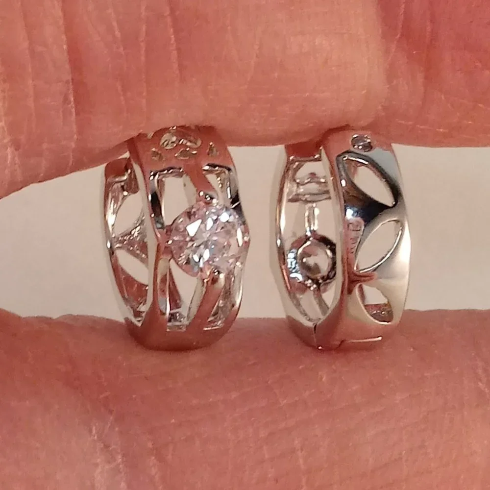 925 Silver Carved Diamond Zircon Hoop Huggie Earrings 14x5mm .25ctw Party Gift - Picture 5 of 5